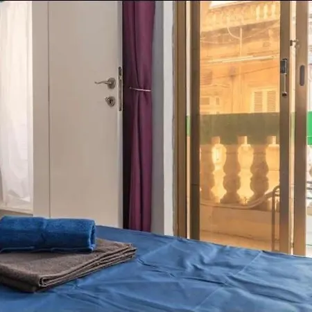 Country house Room 2 Private Room With Balcony, En-Suite & Wifi